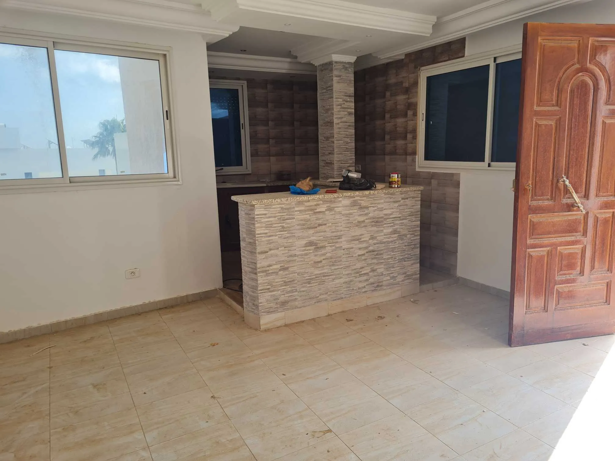  un spacieux appartement s+2 vide au 3éme étage(avec ascenseur) a louer a manar 1 a coté monoprix 