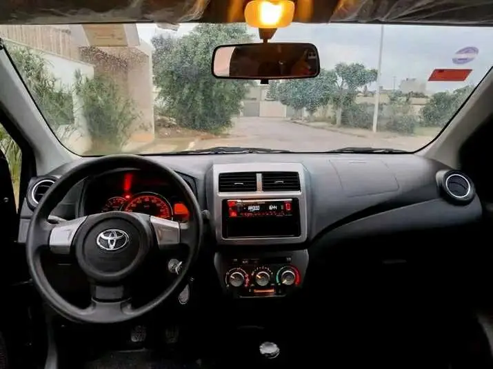  TOYOTA AYGO PREMIÈRE MAIN TRÈS PROPRE à Ariana - Photo 3