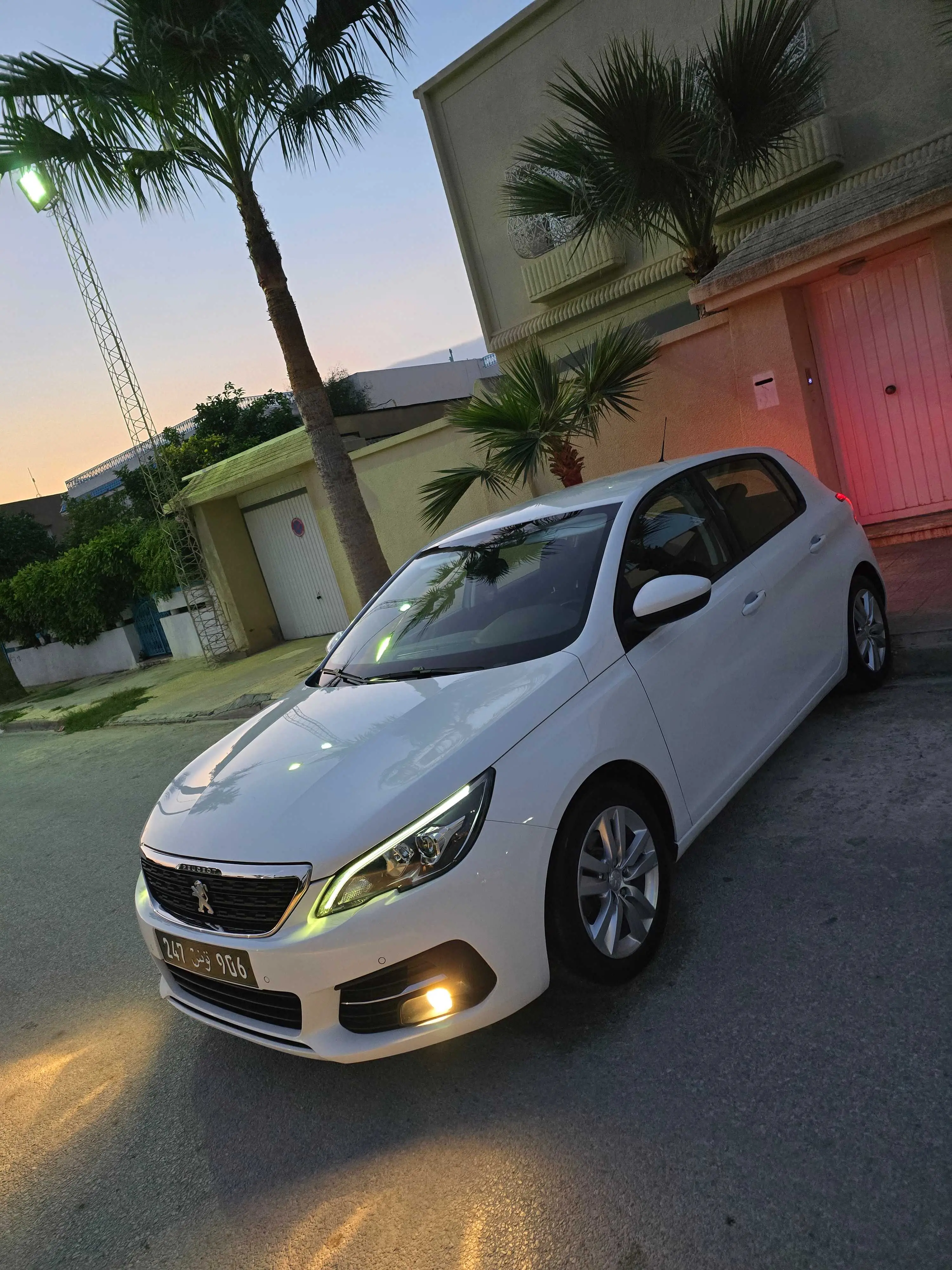  Av Peugeot 308 modèle 2020 diesel ehdi boîte auto ttoption importée dernière série tél 23964164 à Nabeul - Photo 3