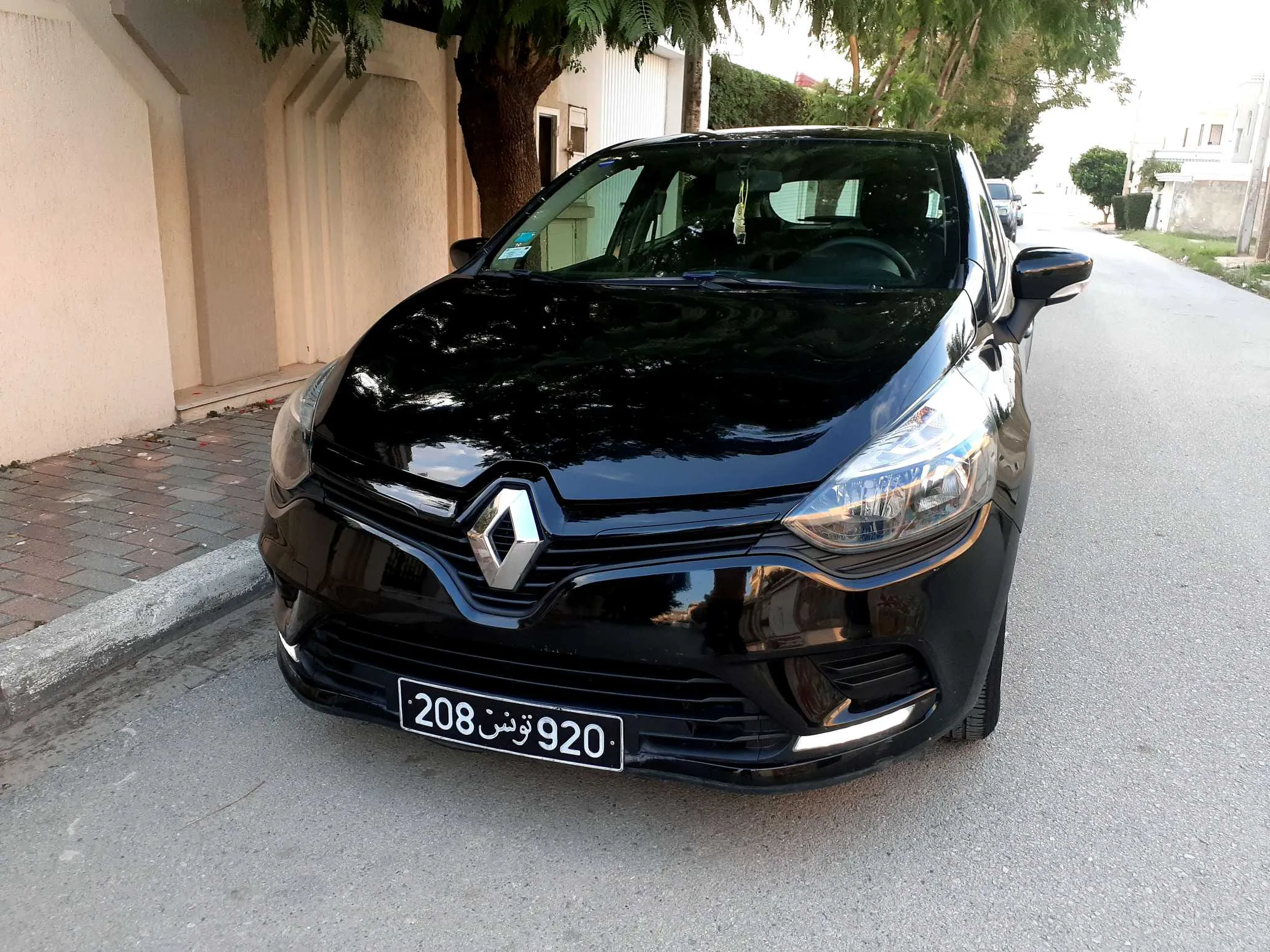  Clio 4 première main 4cylindre tu 208 à Ben Arous - Photo 2