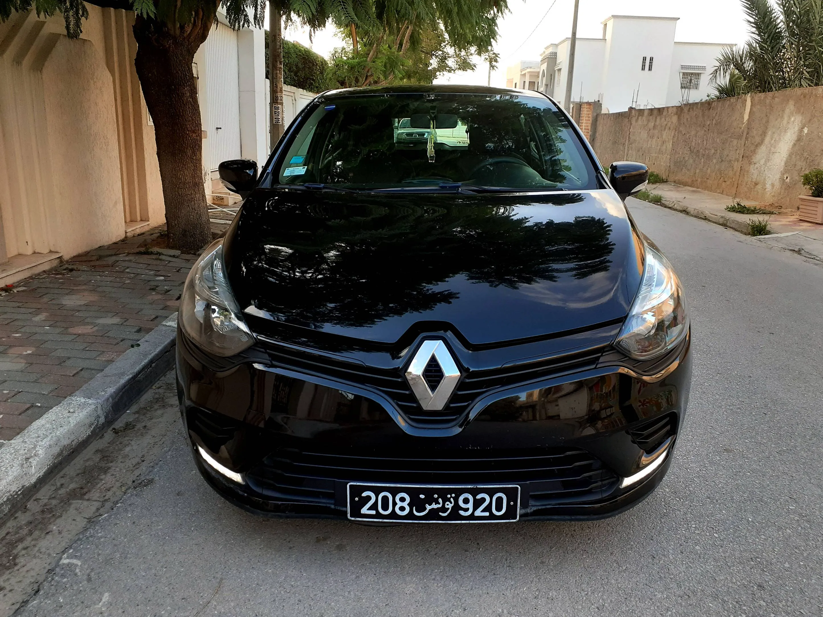  Clio 4 première main 4cylindre tu 208 à Ben Arous - Photo 3