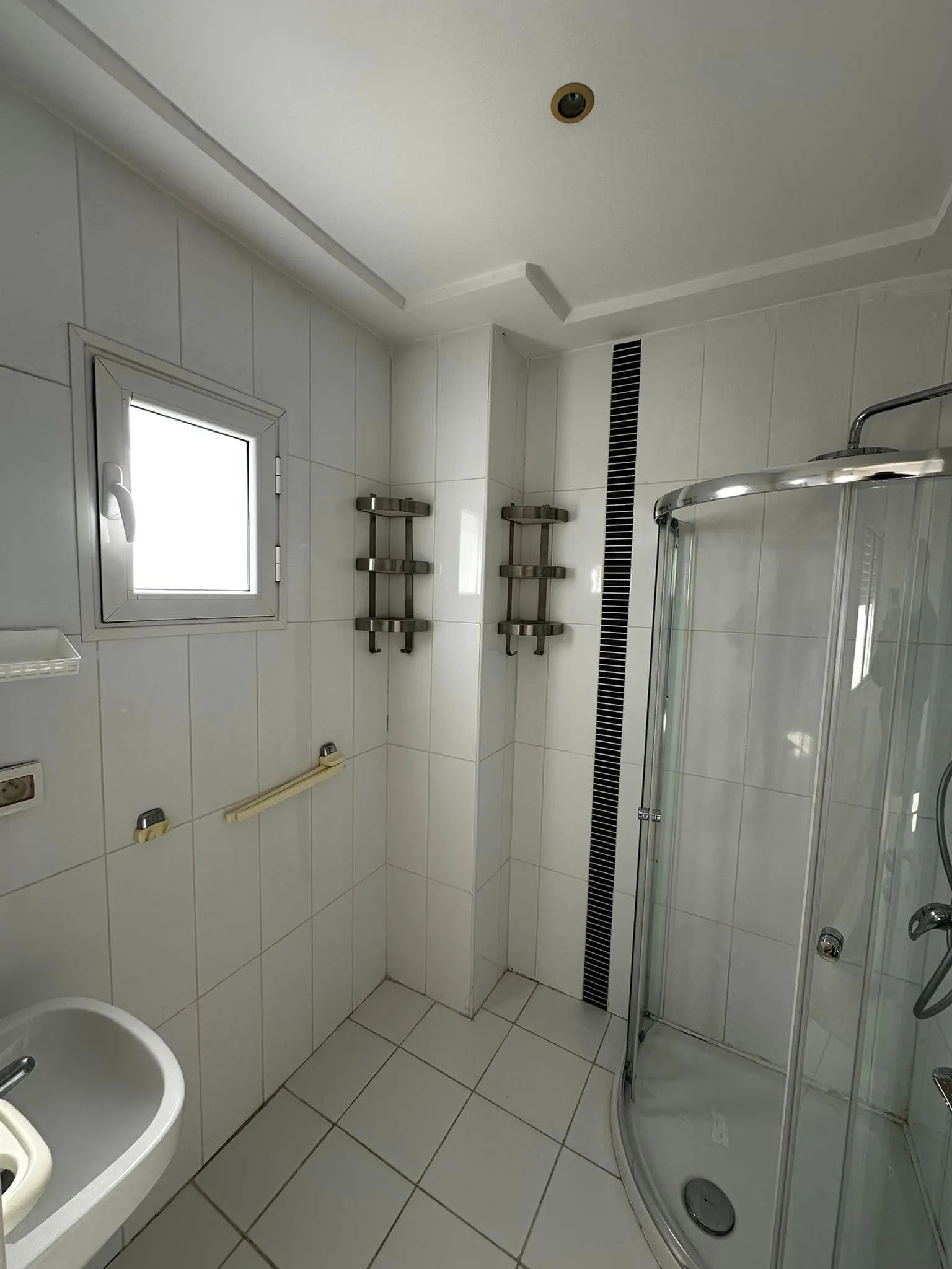  A vendre appartement s2 avec place parking sous sol à médina jadida 3 à Ben Arous - Photo 3
