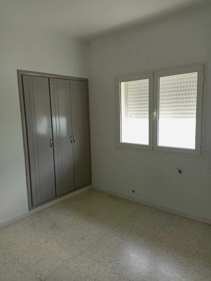  A louer un appartement de type s+3 à nouvelle médina3 à Ben Arous - Photo 3