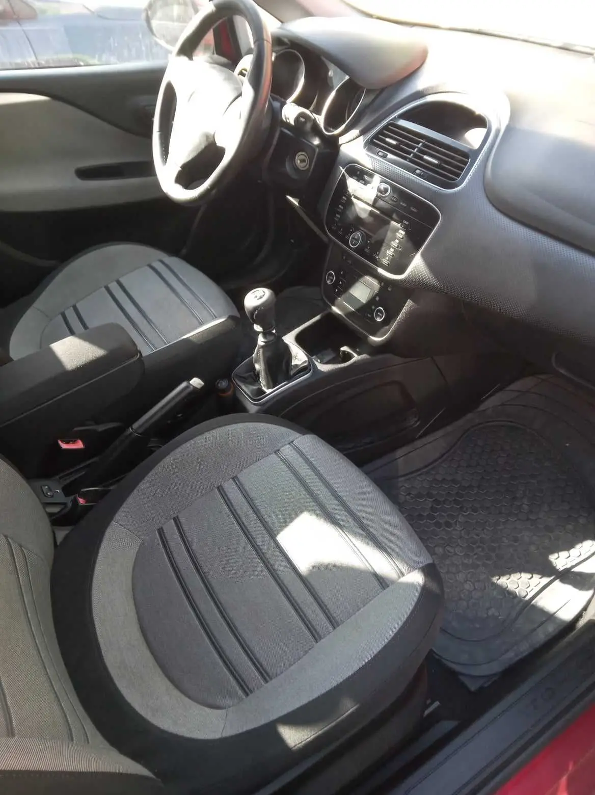  Très jolie fiat Punto Evo tél 98679652 à Ariana - Photo 3
