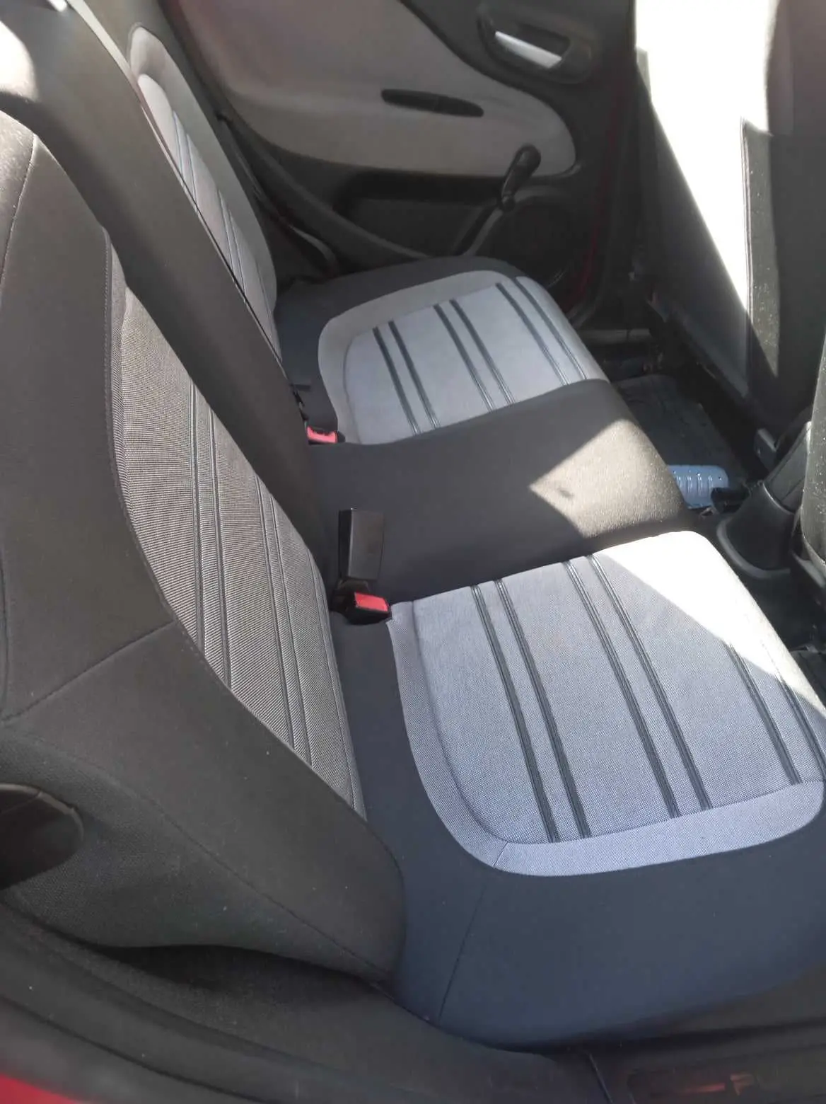  Très jolie fiat Punto Evo tél 98679652 à Ariana - Photo 2