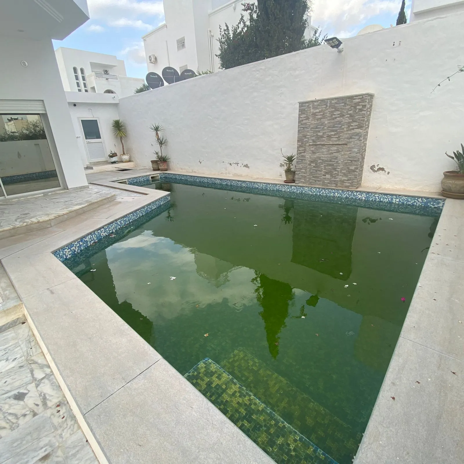  Terrain à vendre à Monastir, Cité Skanes Superficie : 193 m² 