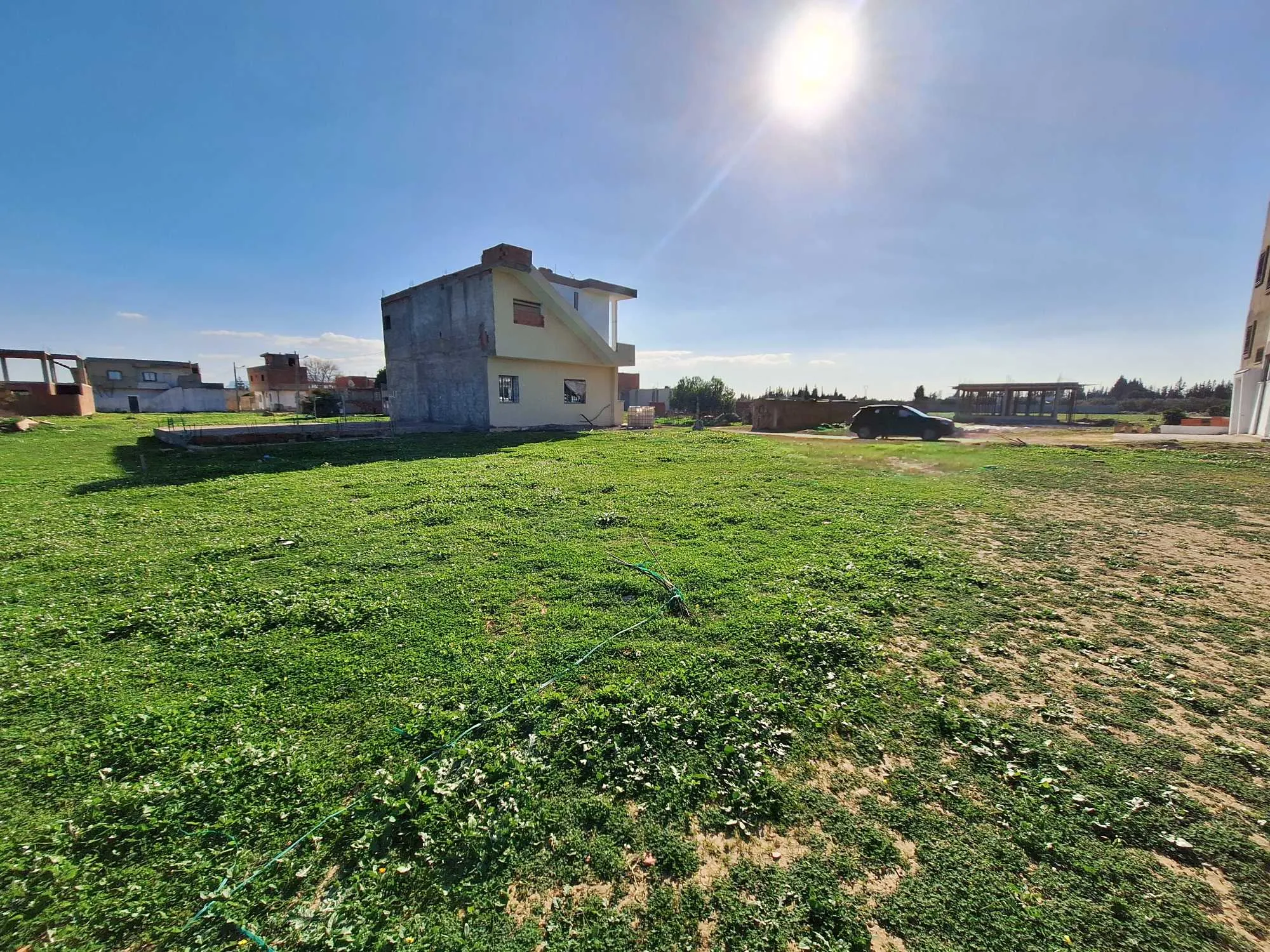  un terrain dune superficie de 270 m² à Ben Arous - Photo 2