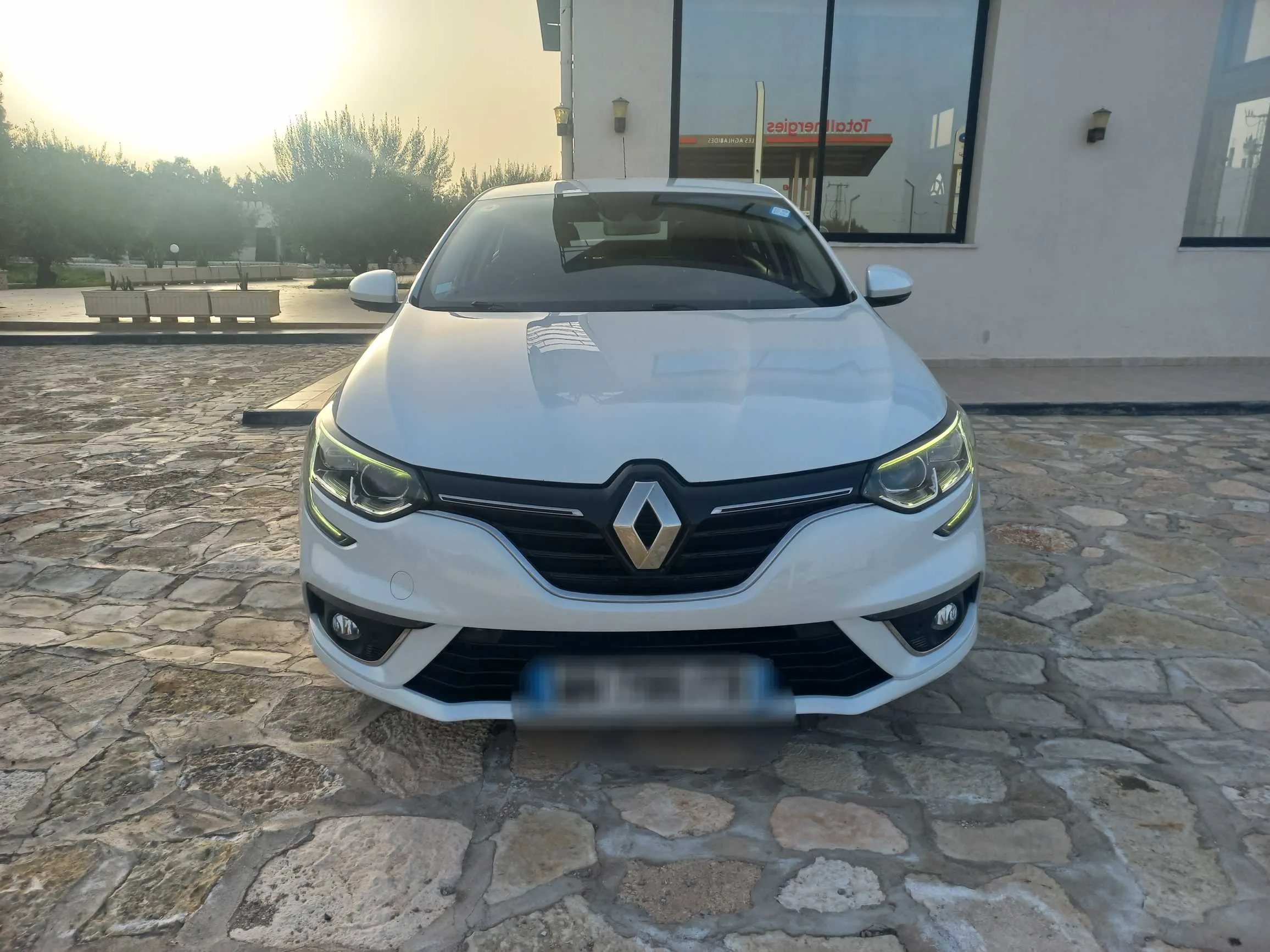  Megane 4 130cv fin seri 248 à Kairouan - Photo 2