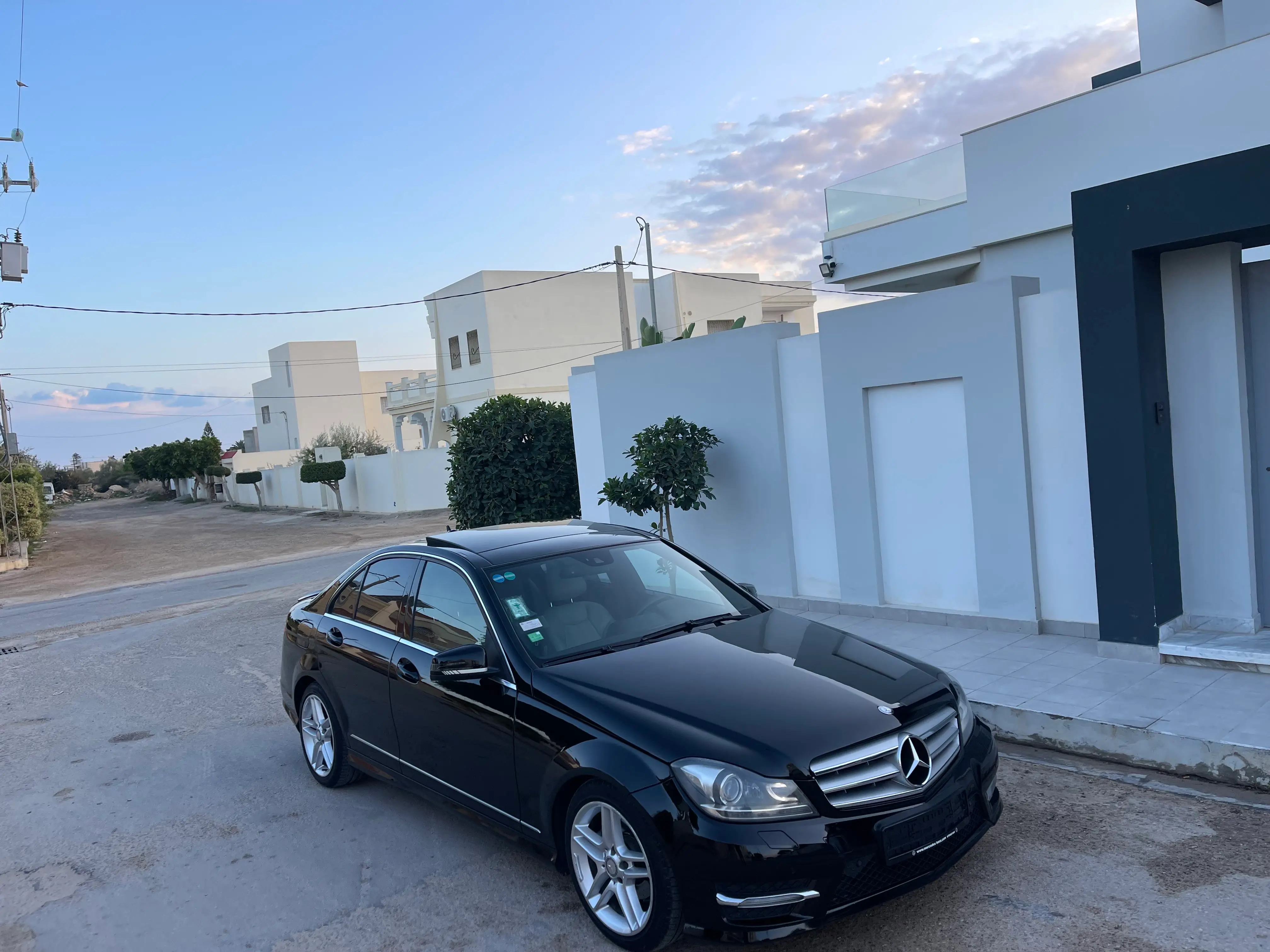  ????MERCEDES-BENZ C180 Restylée kit AMG plus ???? à Sfax - Photo 3