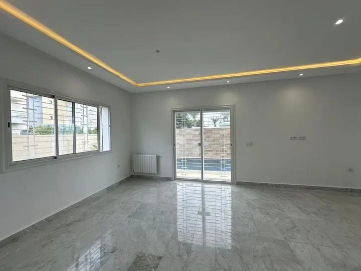  A Louer Une Charmante Villa S5 Avec Piscine à Choutrana 1 à Ariana - Photo 2