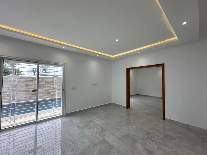 A Louer Une Charmante Villa S5 Avec Piscine à Choutrana 1 à Ariana - Photo 3