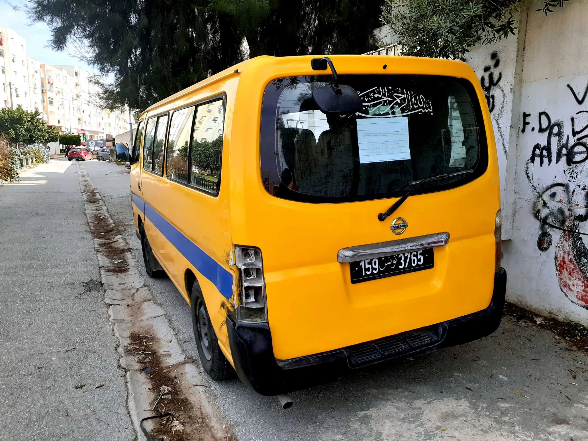  NISSAN URVAN 9 place à Ben Arous - Photo 2