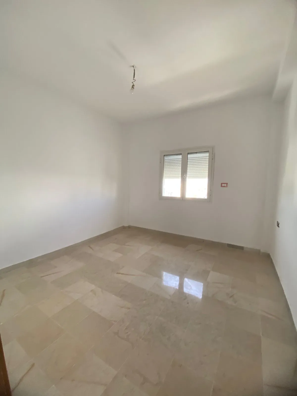  A louer un local commercial de 20m2 mourouj 5/6 