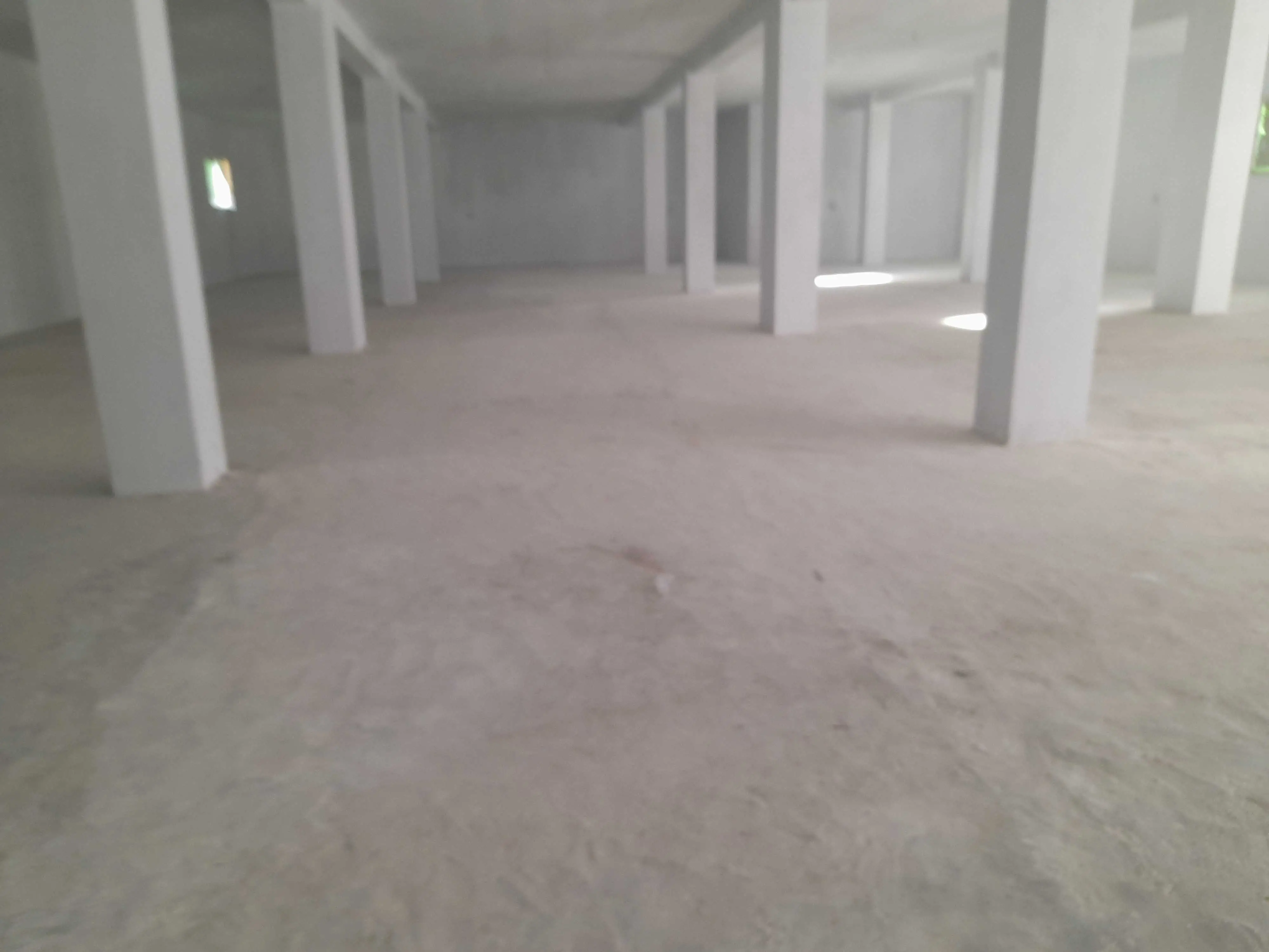  A louer local idéal pour dépôt superficie 700 m2 lieu akouda à sousse - Photo 2