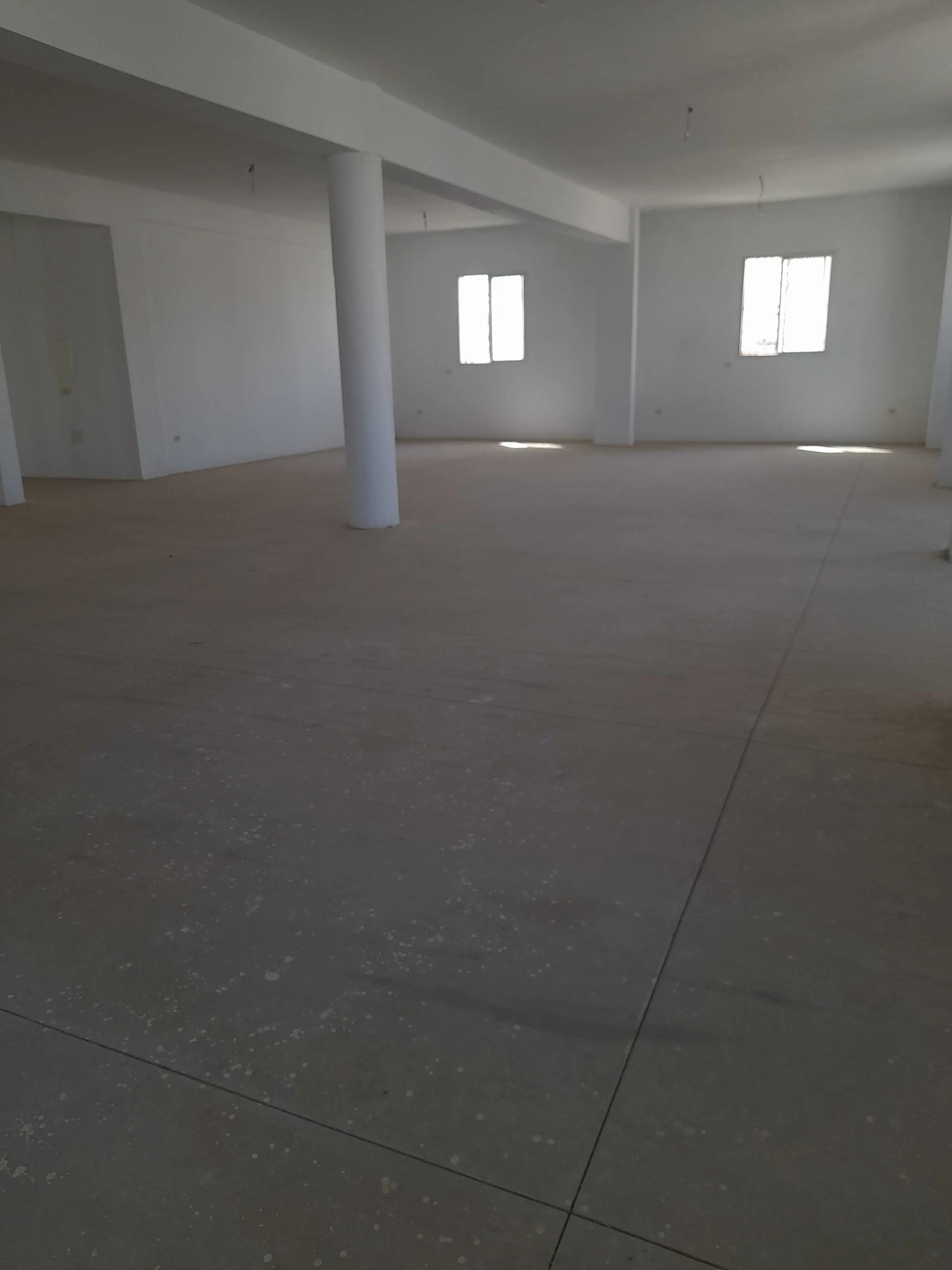  A louer local idéal pour dépôt de stockage lieu akouda superficie 1150 m² à sousse - Photo 2
