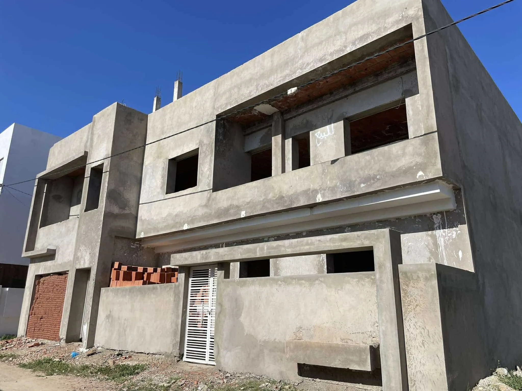 À vendre Villa de 500m² sur un Terrain de 436m² avec deux appartements à Nabeul