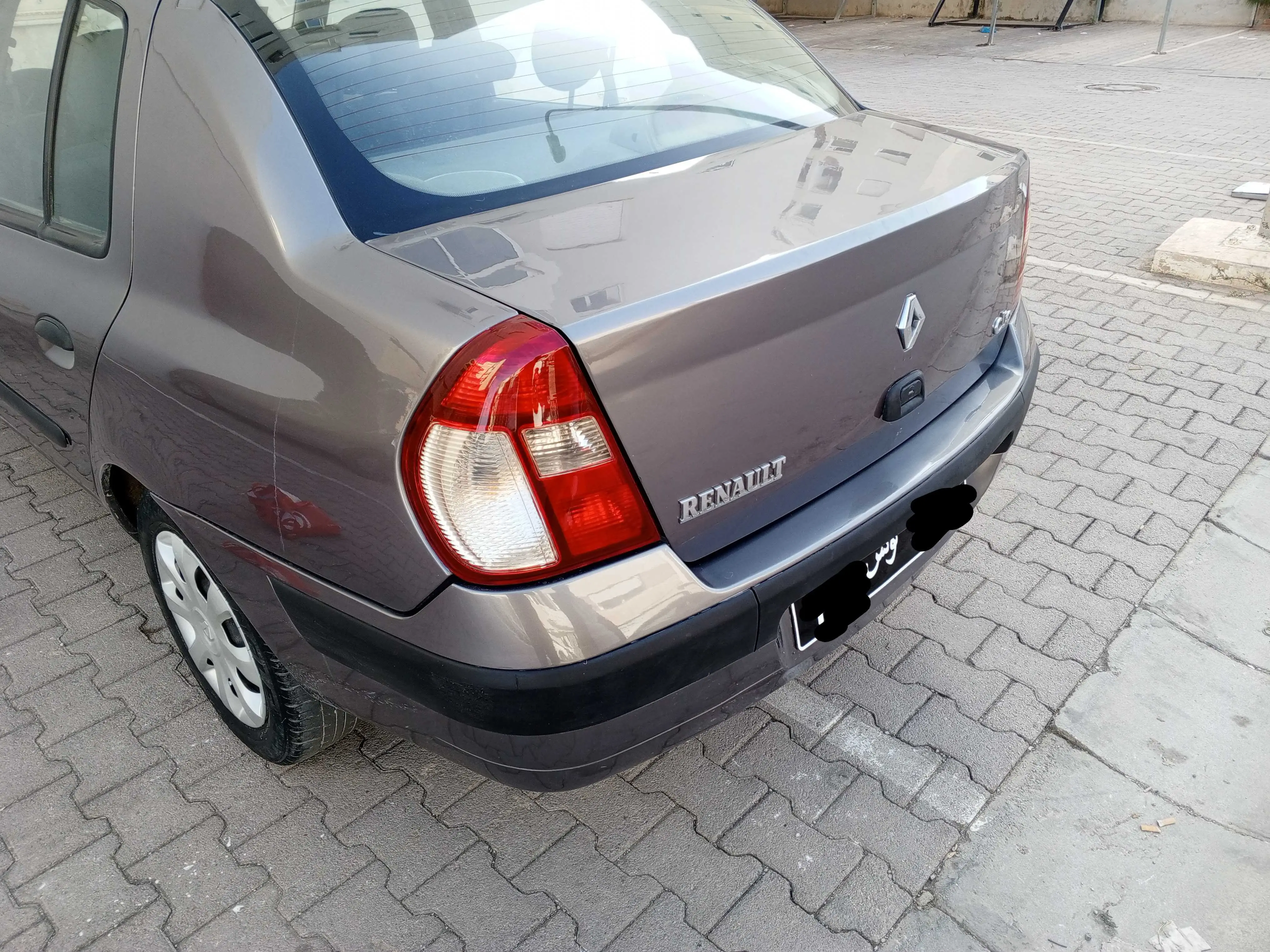  Clio classique tout option très propre à Ben Arous - Photo 3