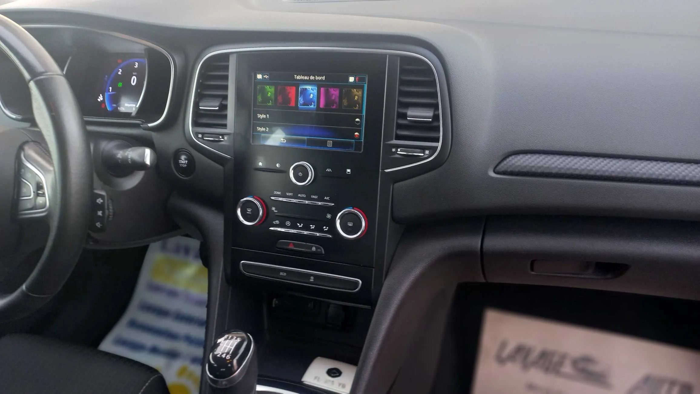  HYUNDAI i 20 HIGH GRADE PREMIÈRE MAIN 