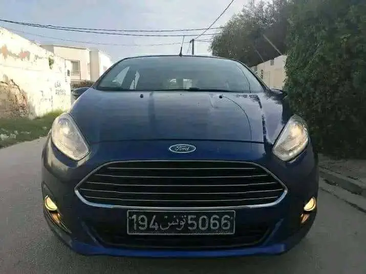  FORD FIESTA TITANIUM PREMIÈRE MAIN TRÈS PROPRE à Bizerte - Photo 2