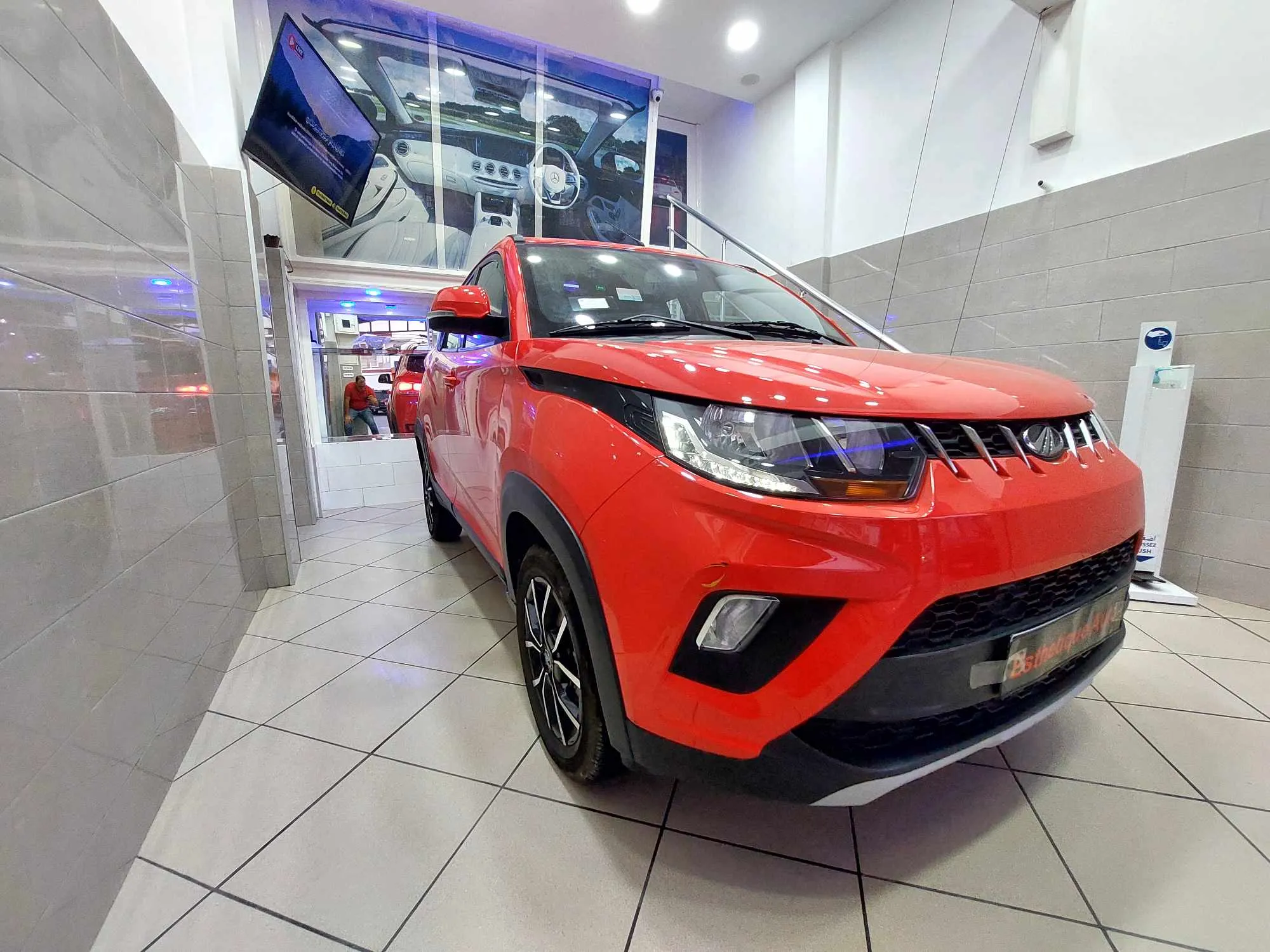  Mahindra Kuv 100k8 Premiere main Km 8000-Annee 2024-Tel98479647-21140009 à Ariana - Photo 3