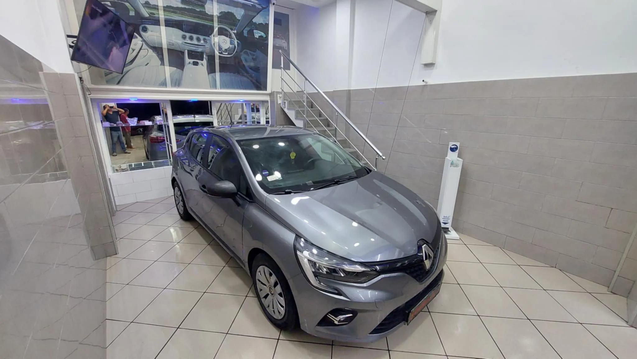 Renault Clio - Année 2023 - Tel 98479647-21140009 à Ariana - Photo 3