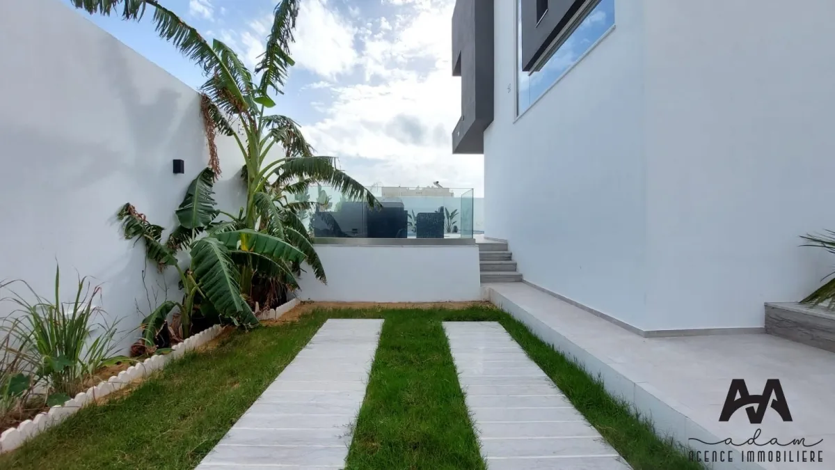  A Vendre Villa S+4 avec piscine à Beni Khiar, Nabeul à Nabeul - Photo 2