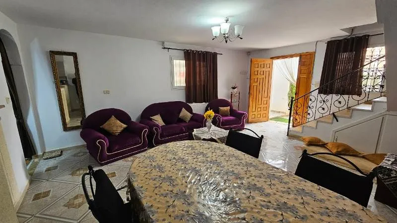  un spacieux appartement s+4 au 1er étage a louer situé a Manzah 8 