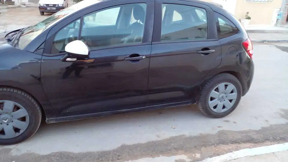 Kuv100 /k8 toute neuve