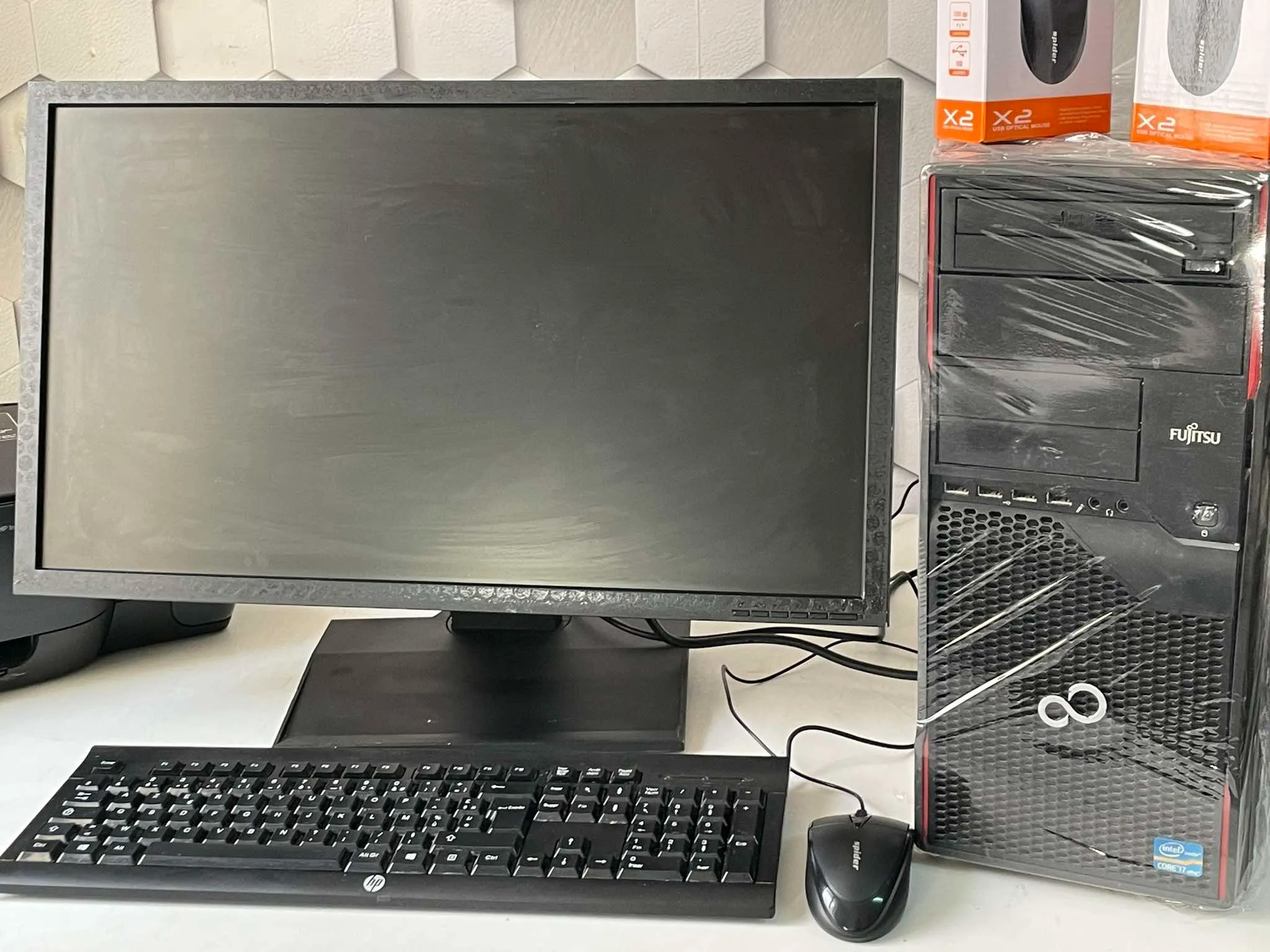  Des pc siemens i7/8G/Ecran 19 pouce /550 dt à Ariana - Photo 2