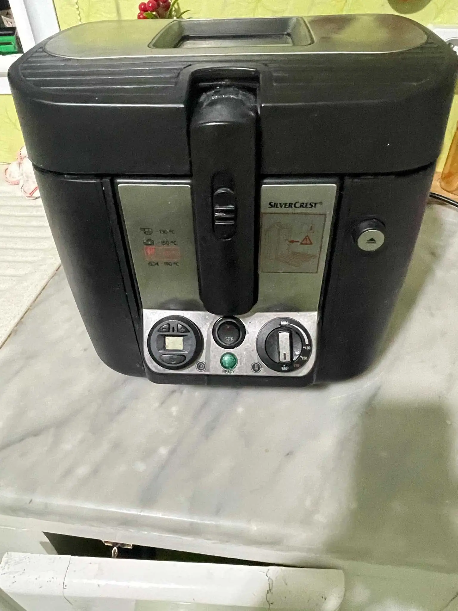  Climatiseur mobile PROKLIMA 9000 BTU ; avec télécommande importé de France ; état neuf 