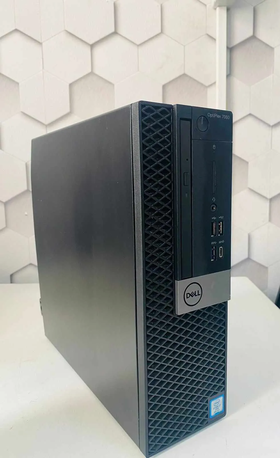 Dell Optiplex 7060MT / i7 8è Gén /Ecran 24p 8Go/512 SSD à Tunis - Photo 2