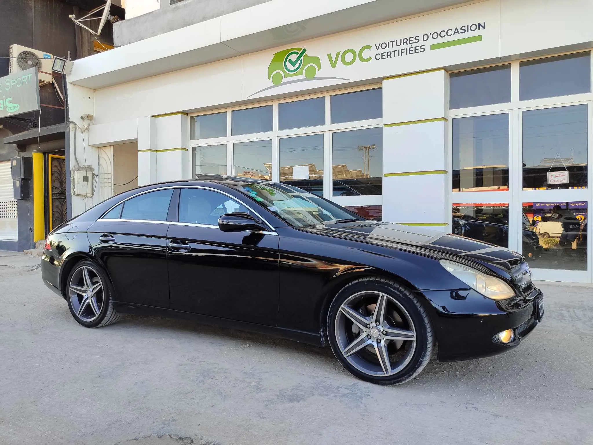  Mercedes CLS 280 Designo BVA Toit ouvrant TEL 22801802 à Ariana - Photo 3