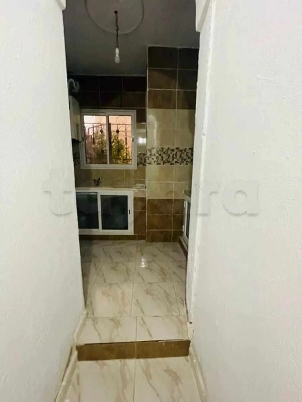 un studio s+0 meublé a louer situé a Khaznadar Prés de lycée et de station métro à Tunis - Photo 2