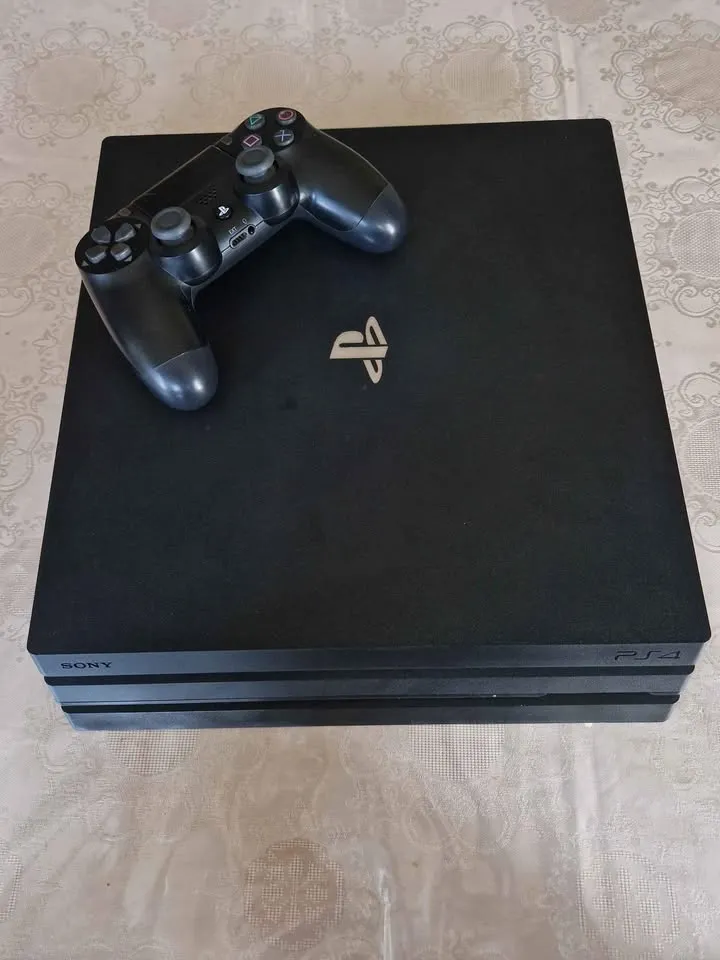  PS4 Pro 1TB à Nabeul - Photo 2