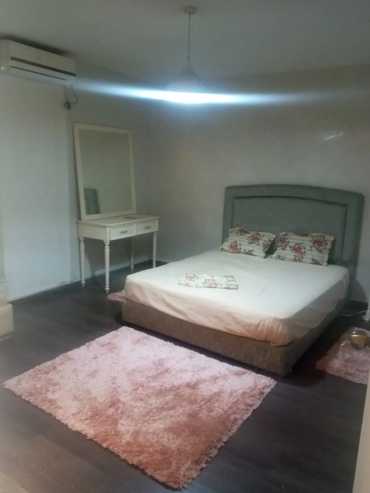  شقة للكراء مؤثثة البحيرة 1 s+1 à Tunis - Photo 2