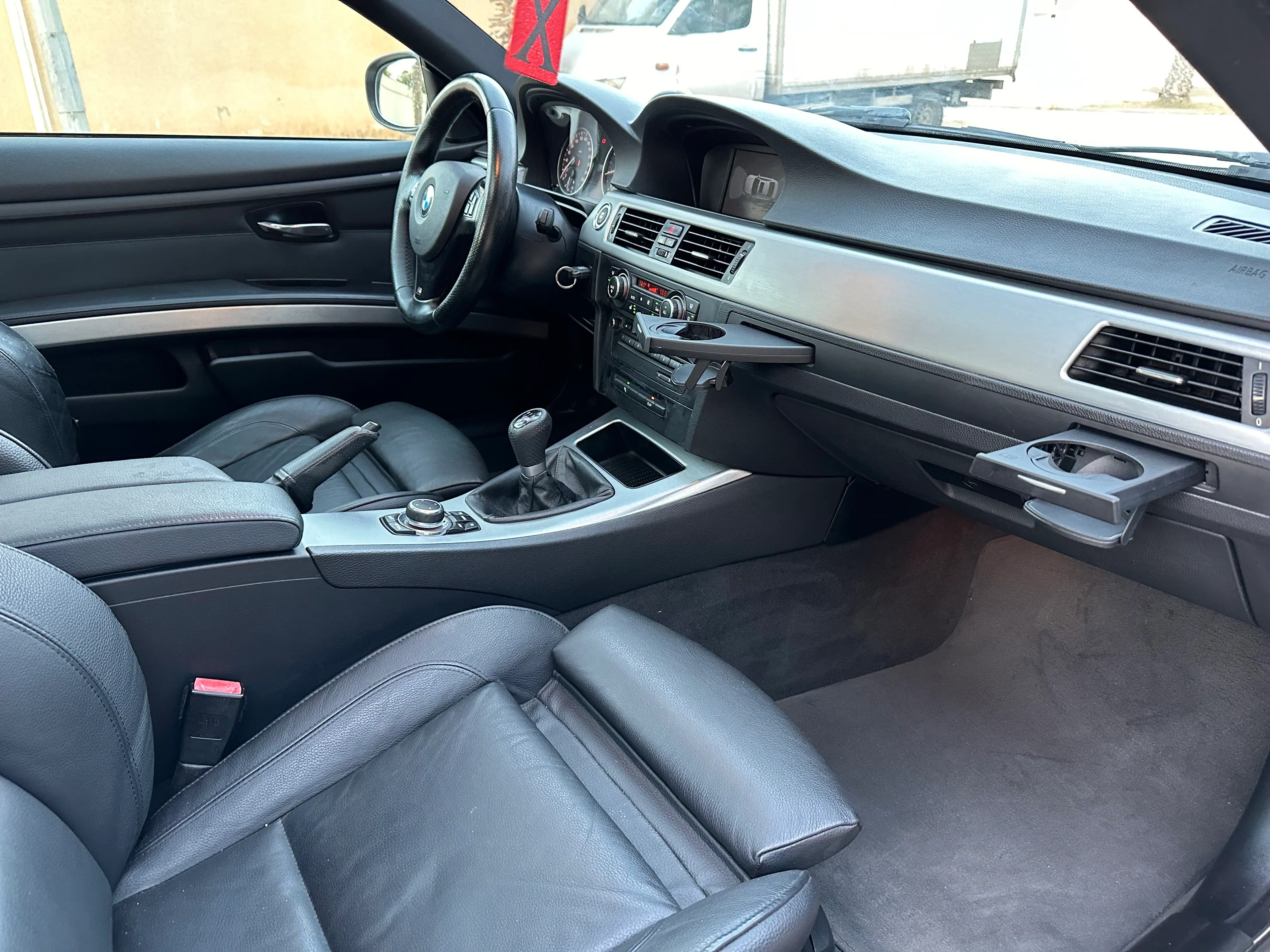  BMW série 320i coupé e92 phase 2 kit M fin serie état neuf neuf à Ariana - Photo 3