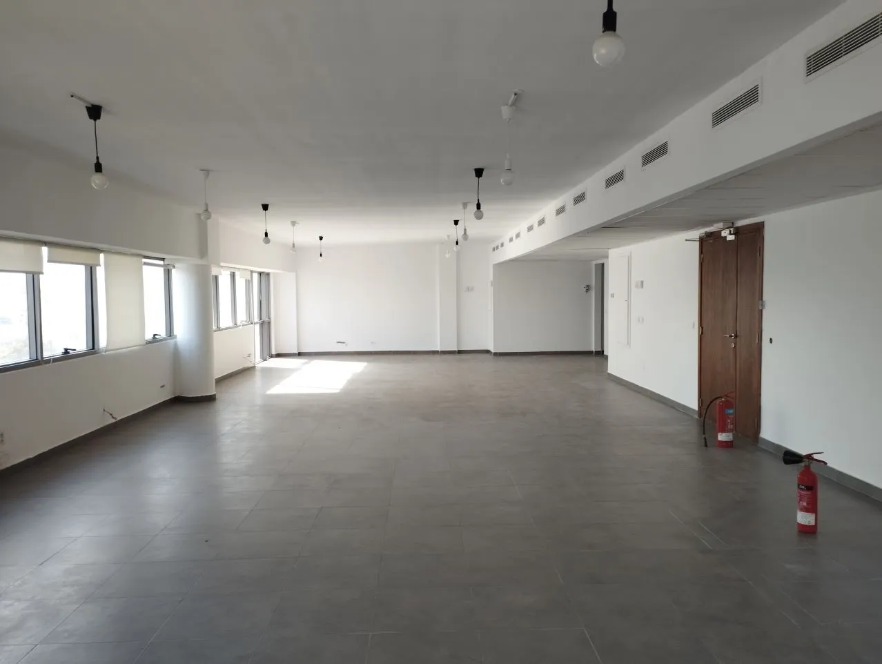  Des open spaces avec bureau en haut standing à Tunis - Photo 3
