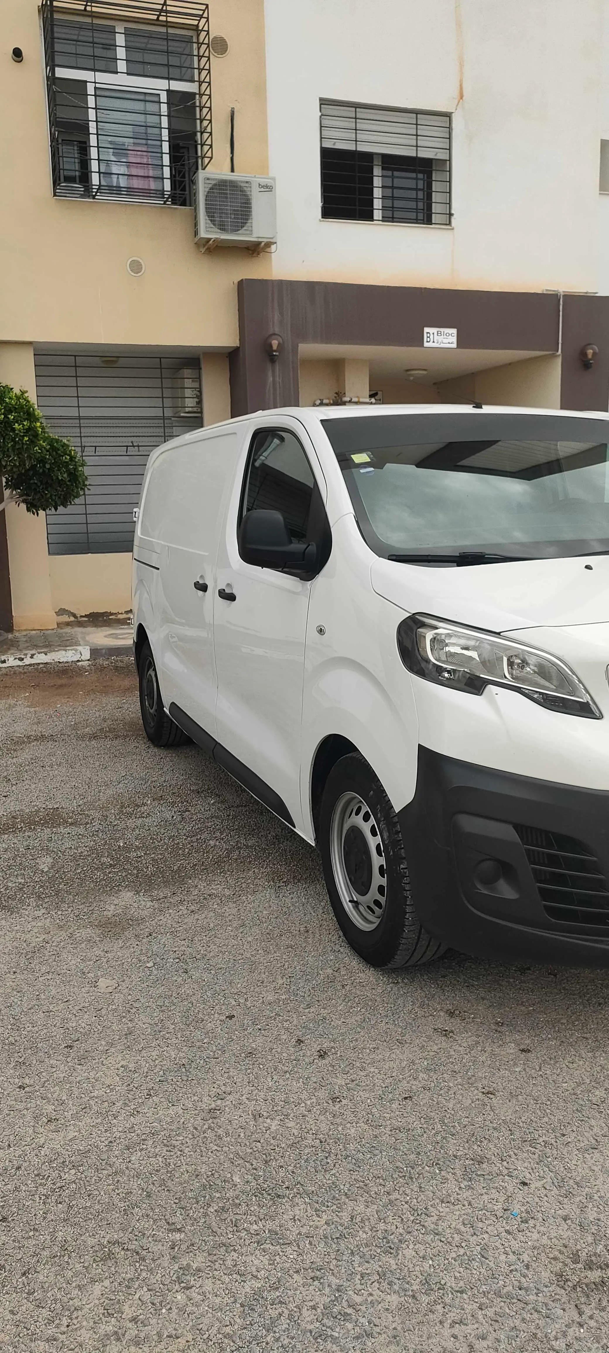  Peugeot expert à Sfax - Photo 2