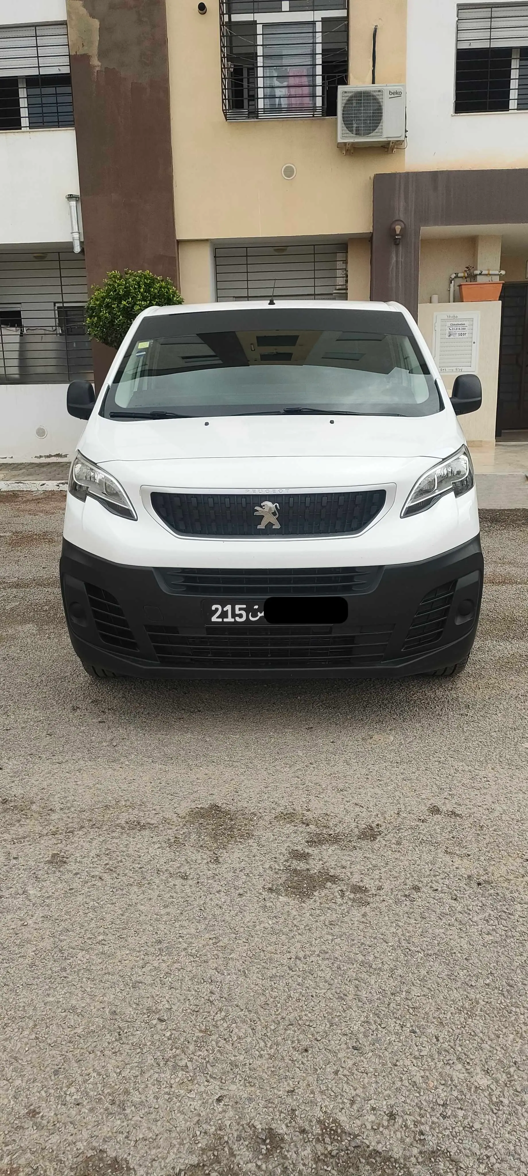  Peugeot expert à Sfax - Photo 3