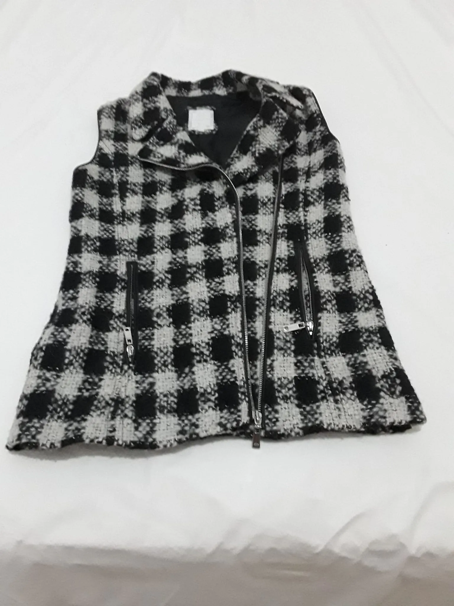  vente des vêtements à petits prix importés depuis l'étranger à Monastir - Photo 3