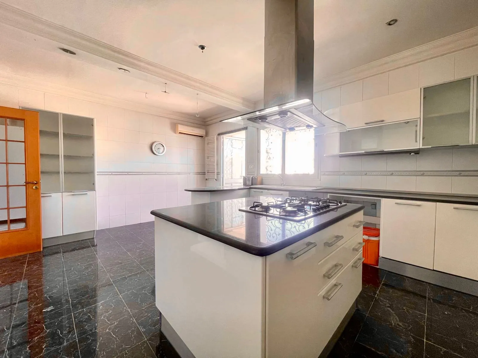  A louer Duplex à Mutuelleville à Tunis - Photo 2
