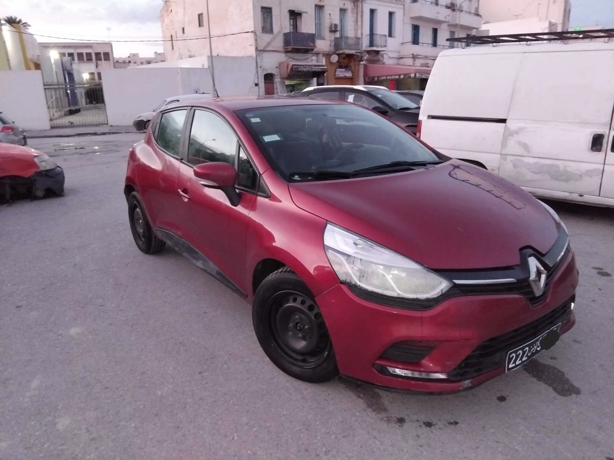  Clio 4 à Tunis - Photo 2