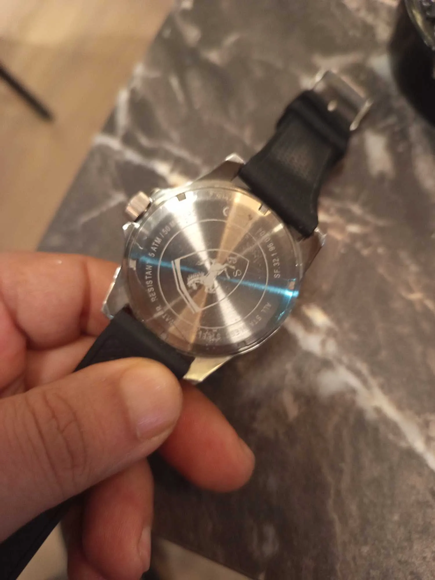  Montre Ferrari homme à Tunis - Photo 3