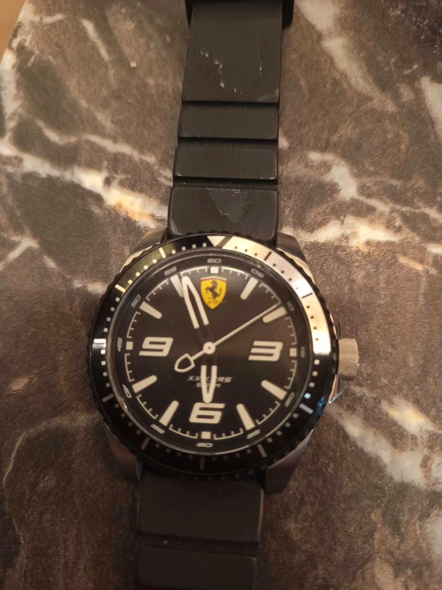  Montre Ferrari homme à Tunis - Photo 2