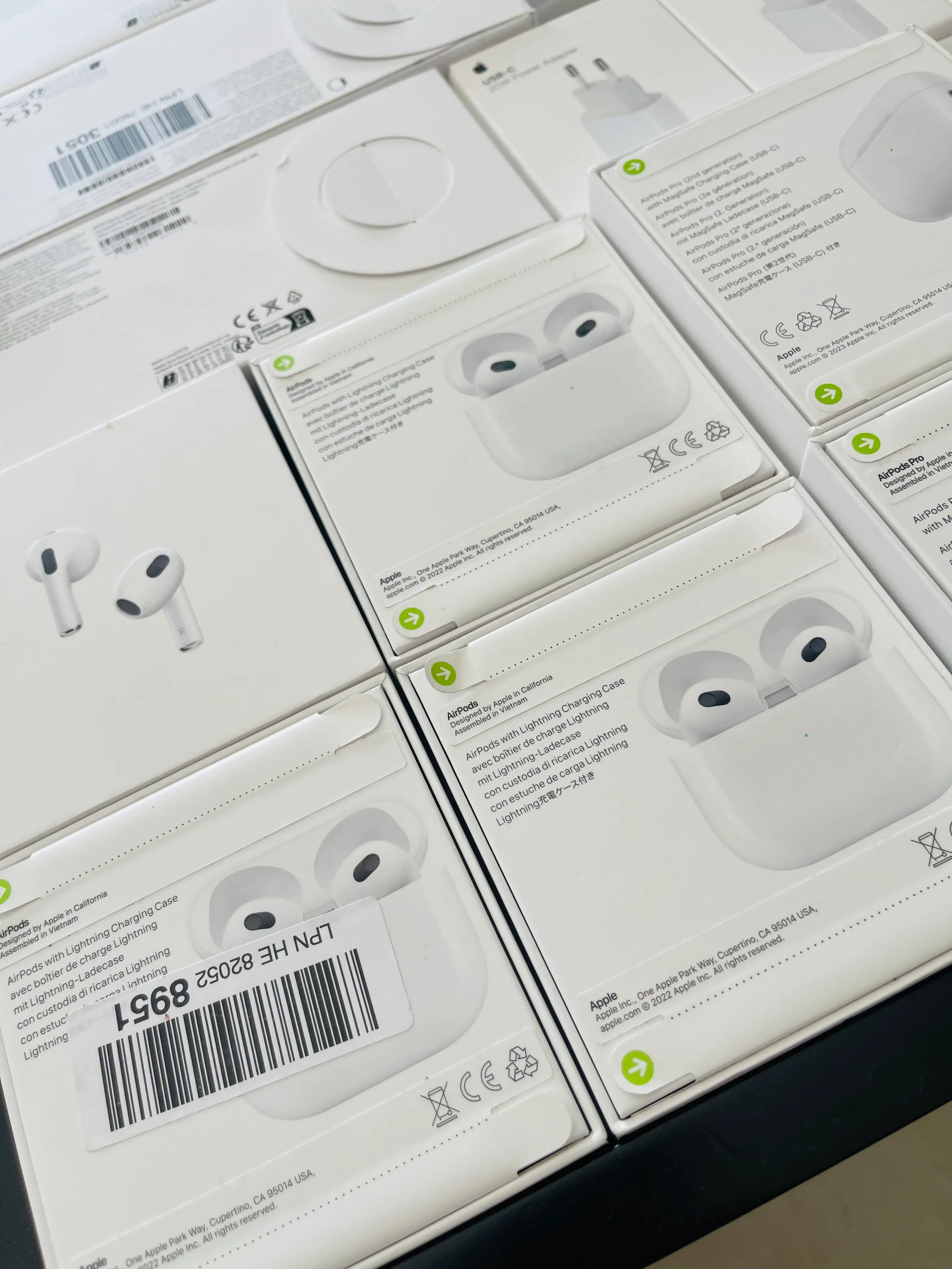  Apple watch sereis 10 et airpods 4 cacheté 