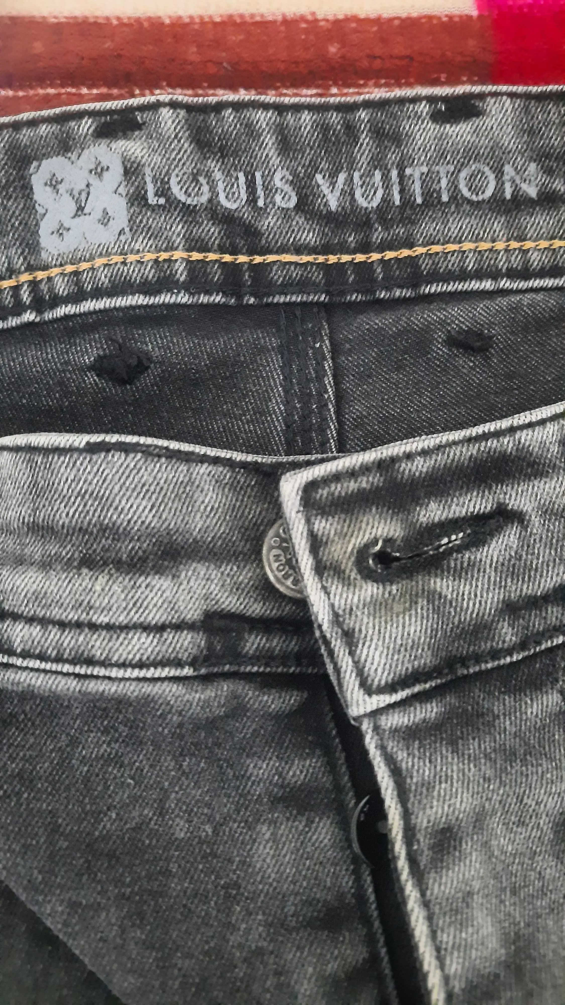  Avendre pantalon Louis vuitton taille 36 à Tunis - Photo 2