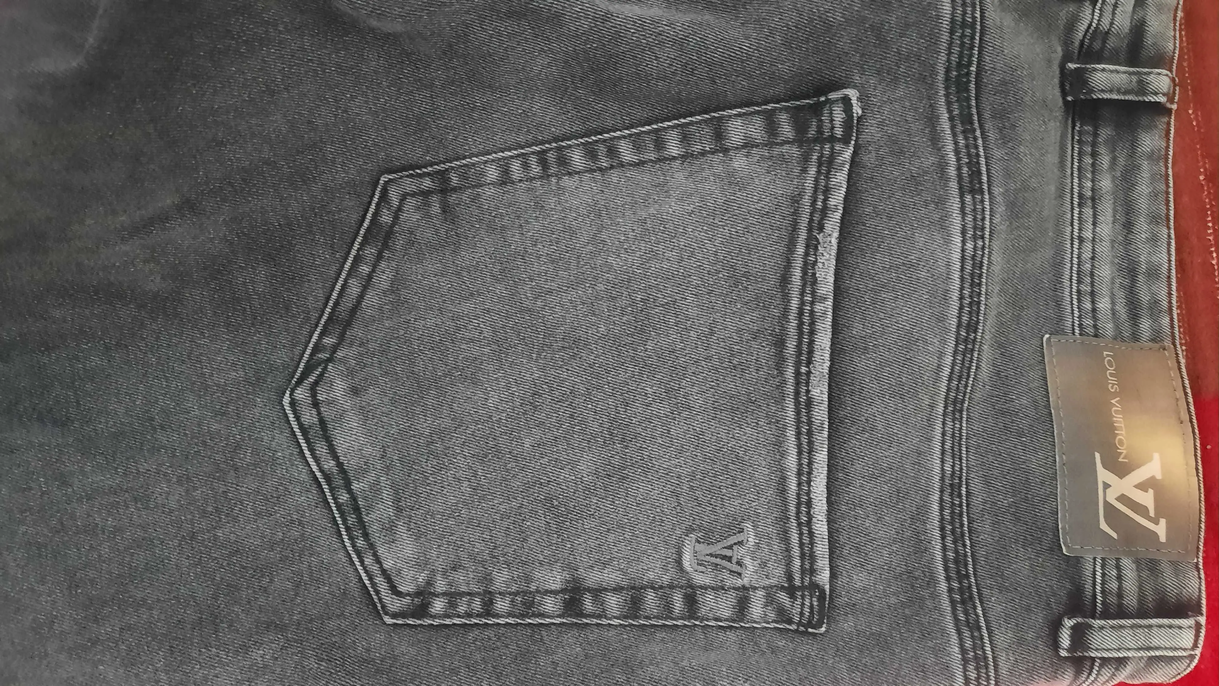  Avendre pantalon Louis vuitton taille 36 à Tunis - Photo 3