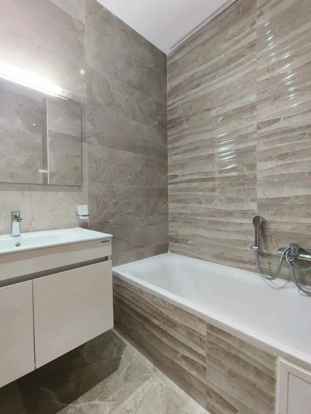  Terrain de 2377 m² a foukaia chott meriem 