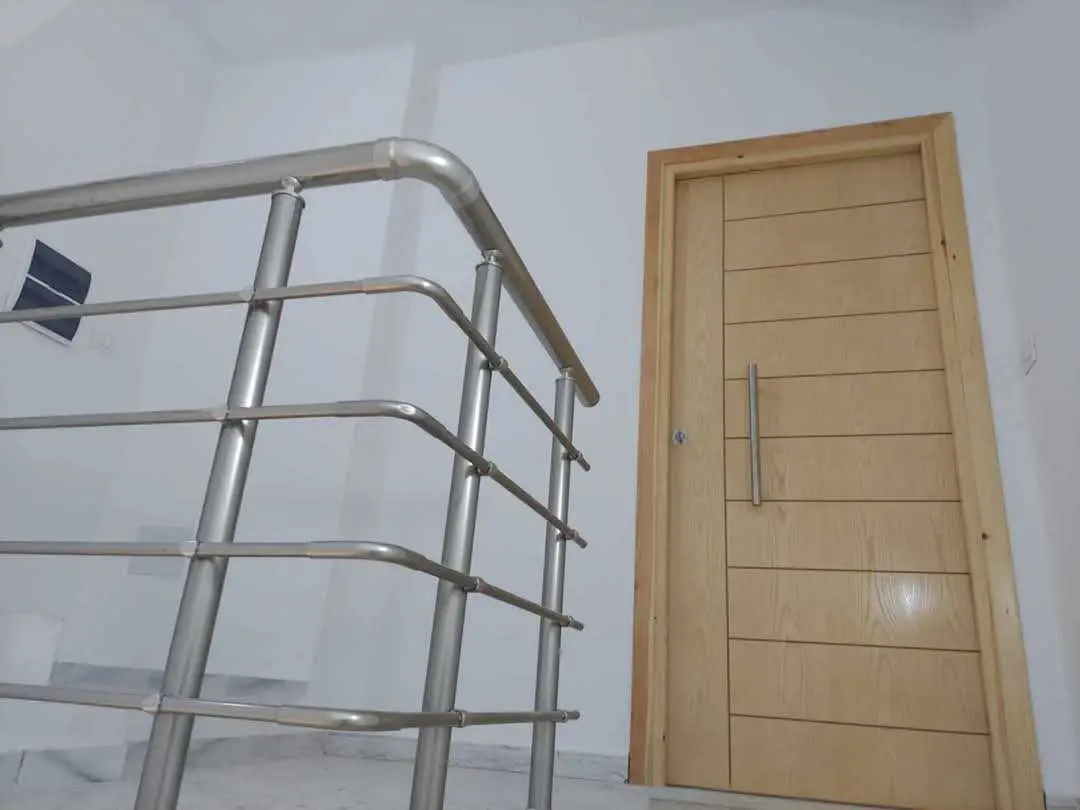  A Louer ( Court durée) un appartement S+2 bien meublé dans une résidence pied dans l'eau à Hammem Sousse 