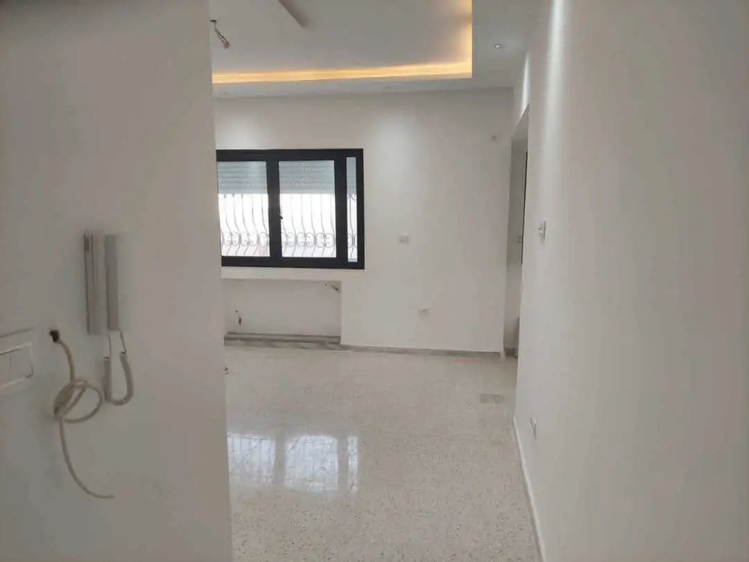  A louer appartement S+2 au premier étage lieu hamam sousse ghrabi à sousse - Photo 2